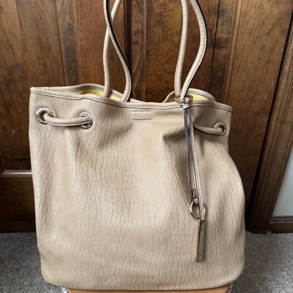 Calvin Klein Reversible Tote Bag - (1) Yellow, Ivory, Pink & Fuchsia & (2) Tan - Picture 10 of 14